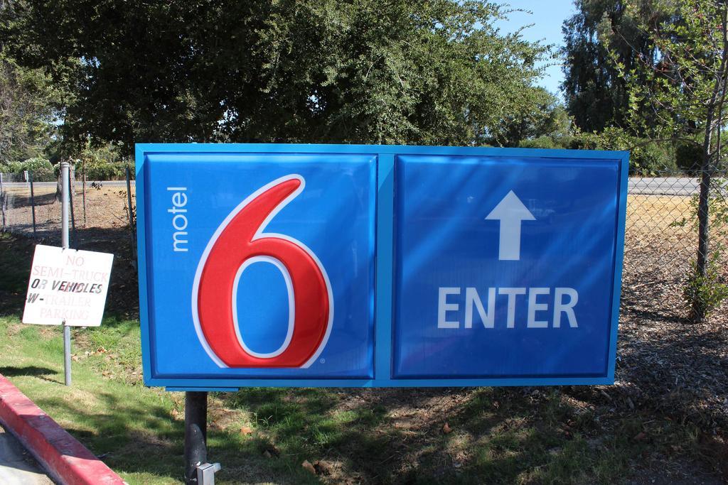 Motel 6-Paso Robles, Ca Екстер'єр фото