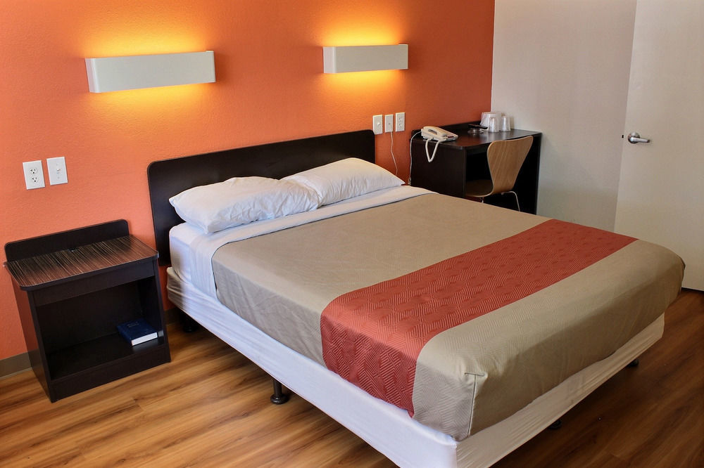 Motel 6-Paso Robles, Ca Екстер'єр фото