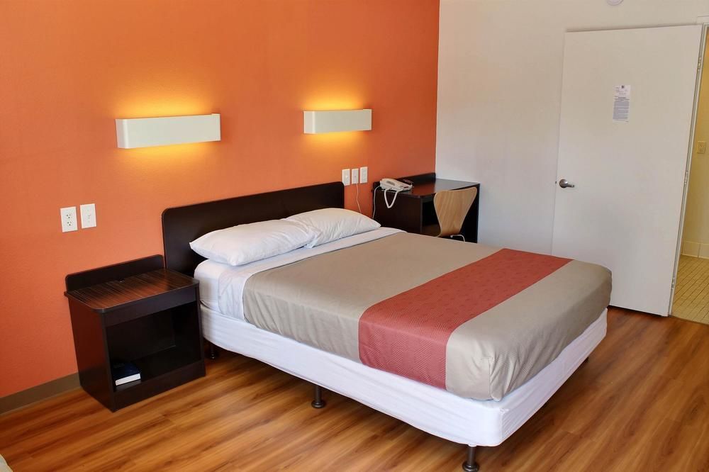Motel 6-Paso Robles, Ca Екстер'єр фото
