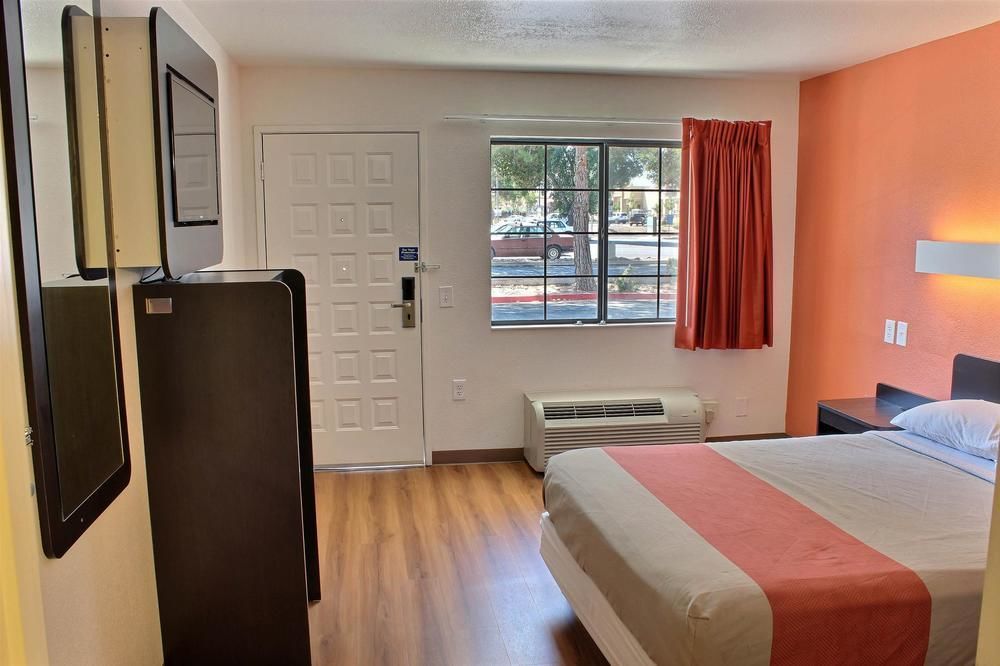 Motel 6-Paso Robles, Ca Екстер'єр фото