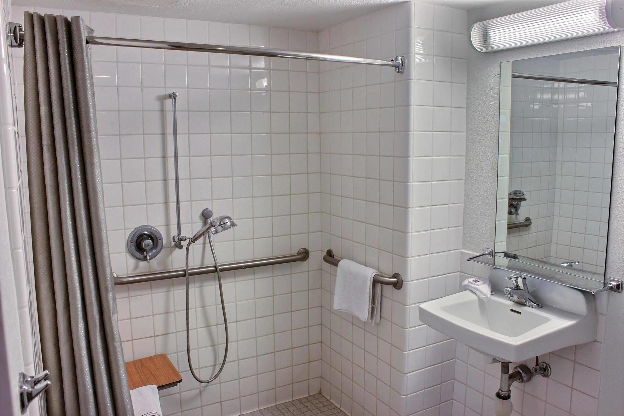 Motel 6-Paso Robles, Ca Екстер'єр фото