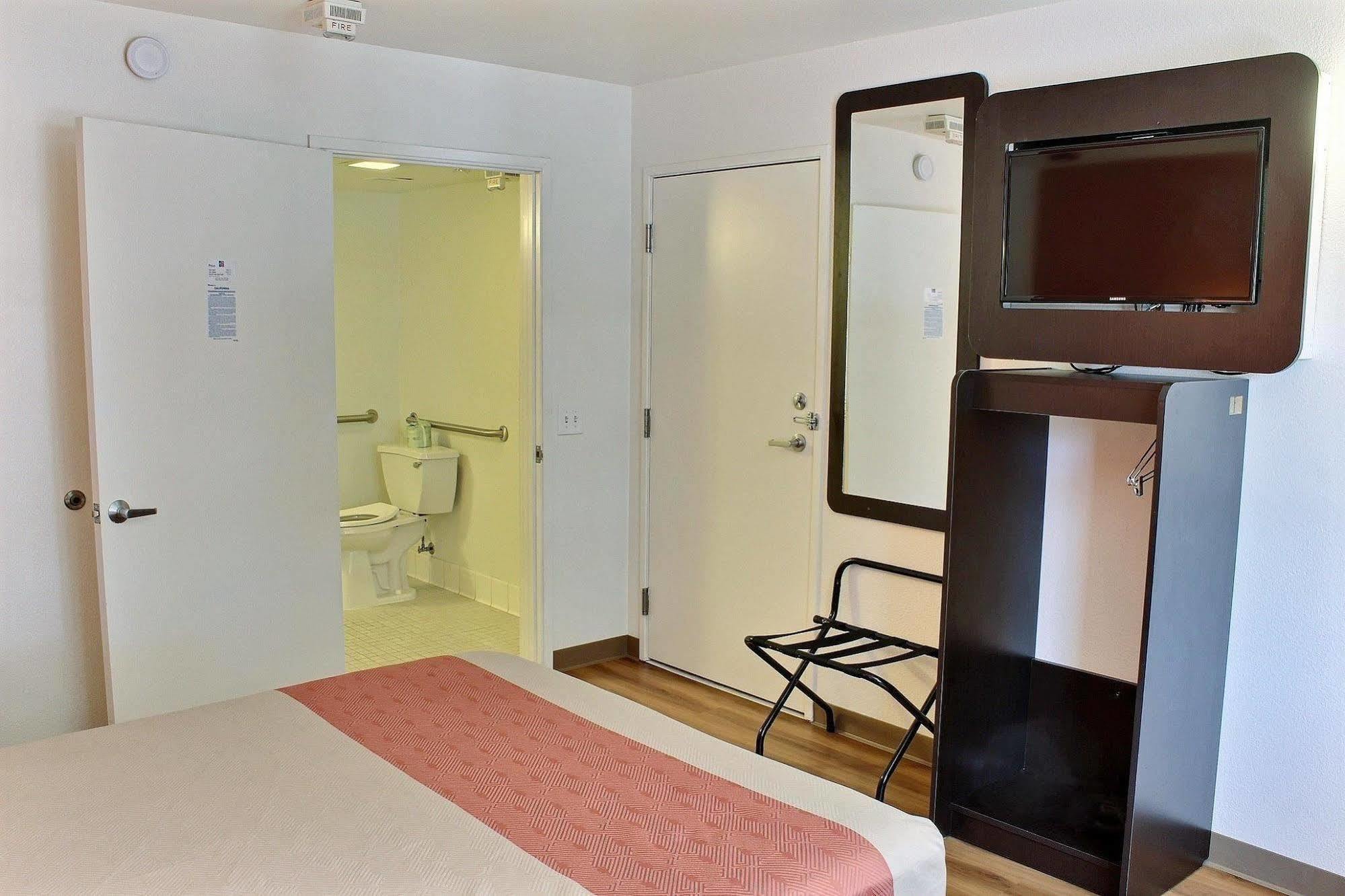 Motel 6-Paso Robles, Ca Екстер'єр фото
