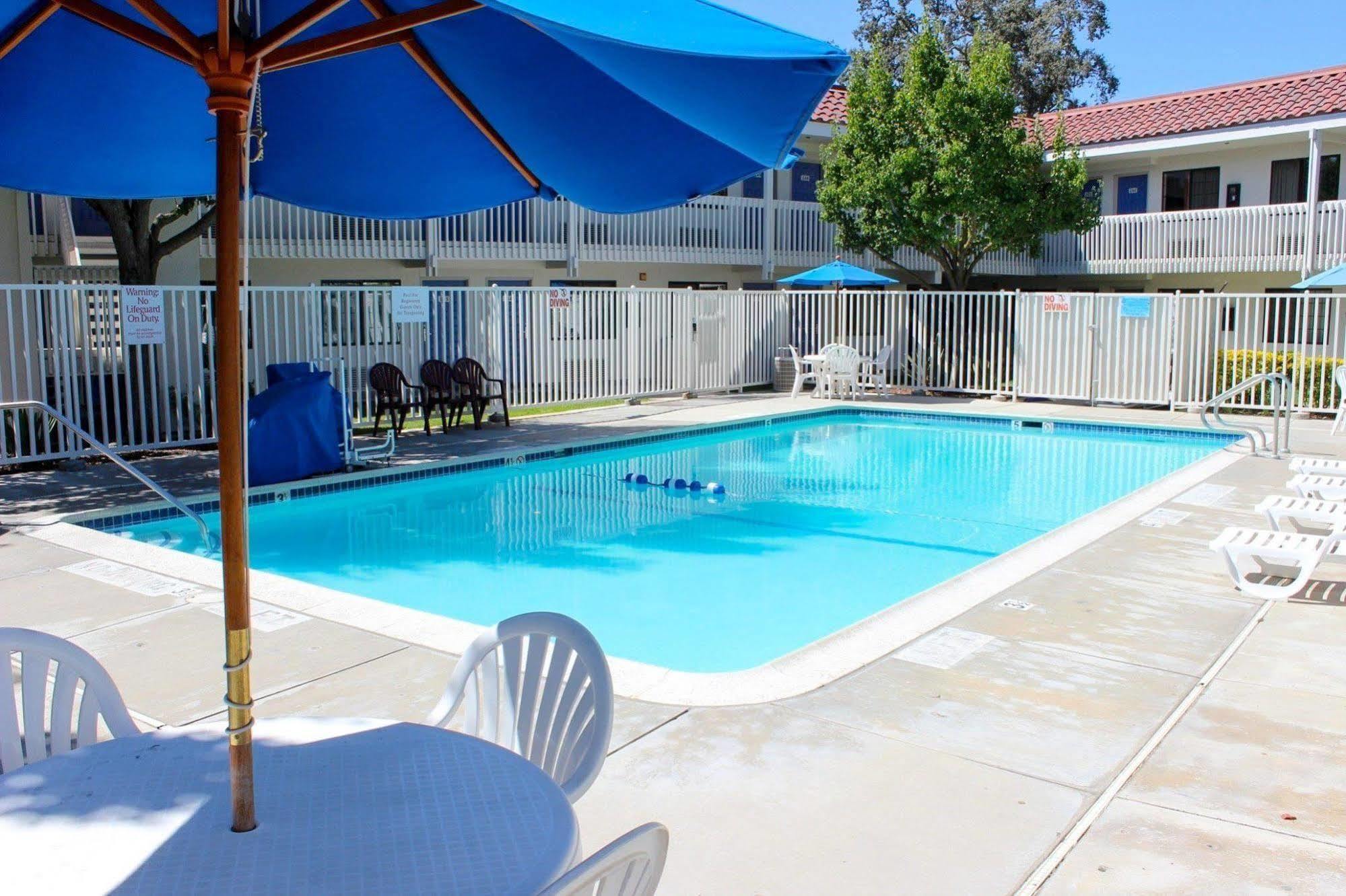 Motel 6-Paso Robles, Ca Екстер'єр фото