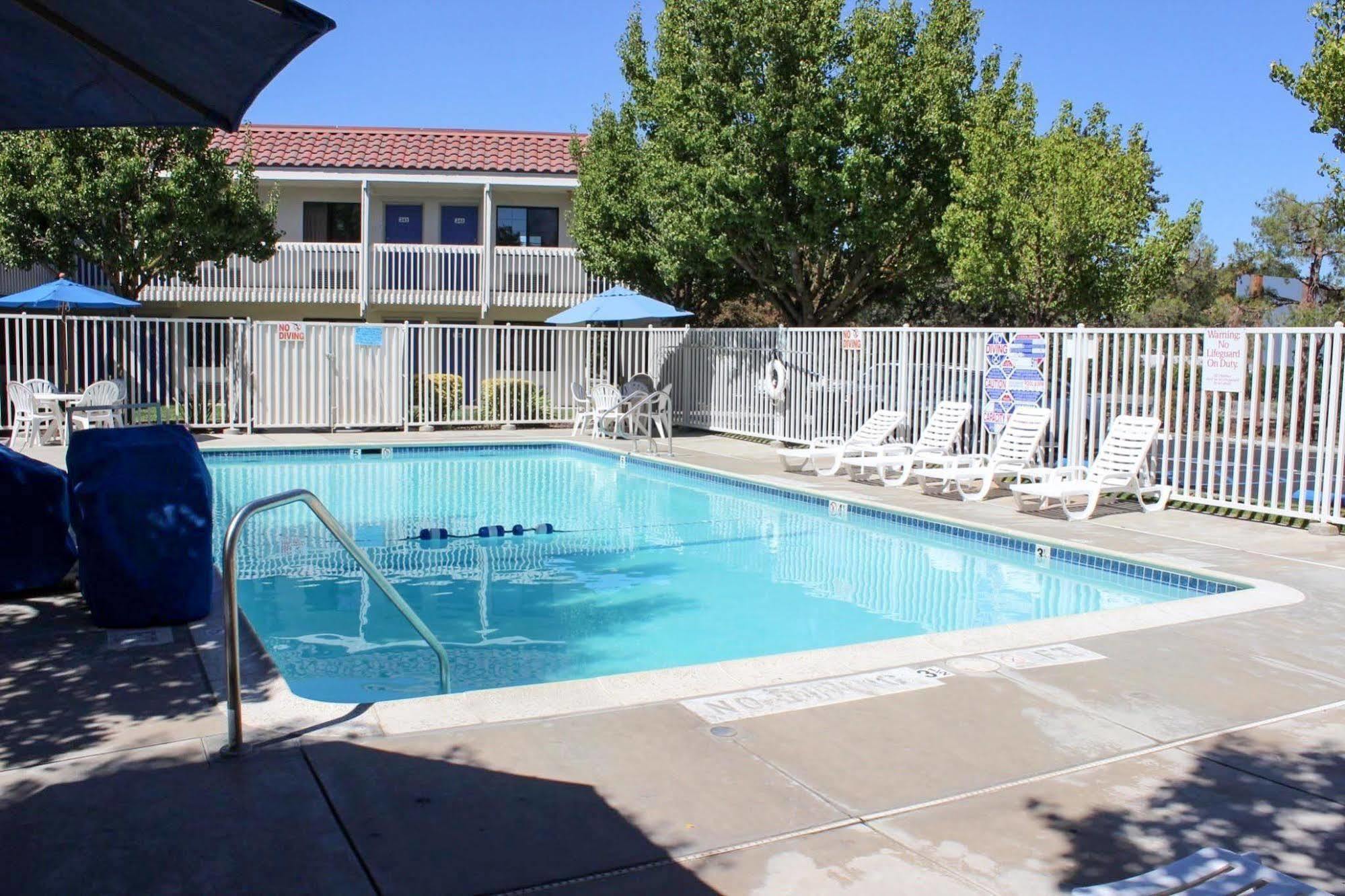 Motel 6-Paso Robles, Ca Екстер'єр фото