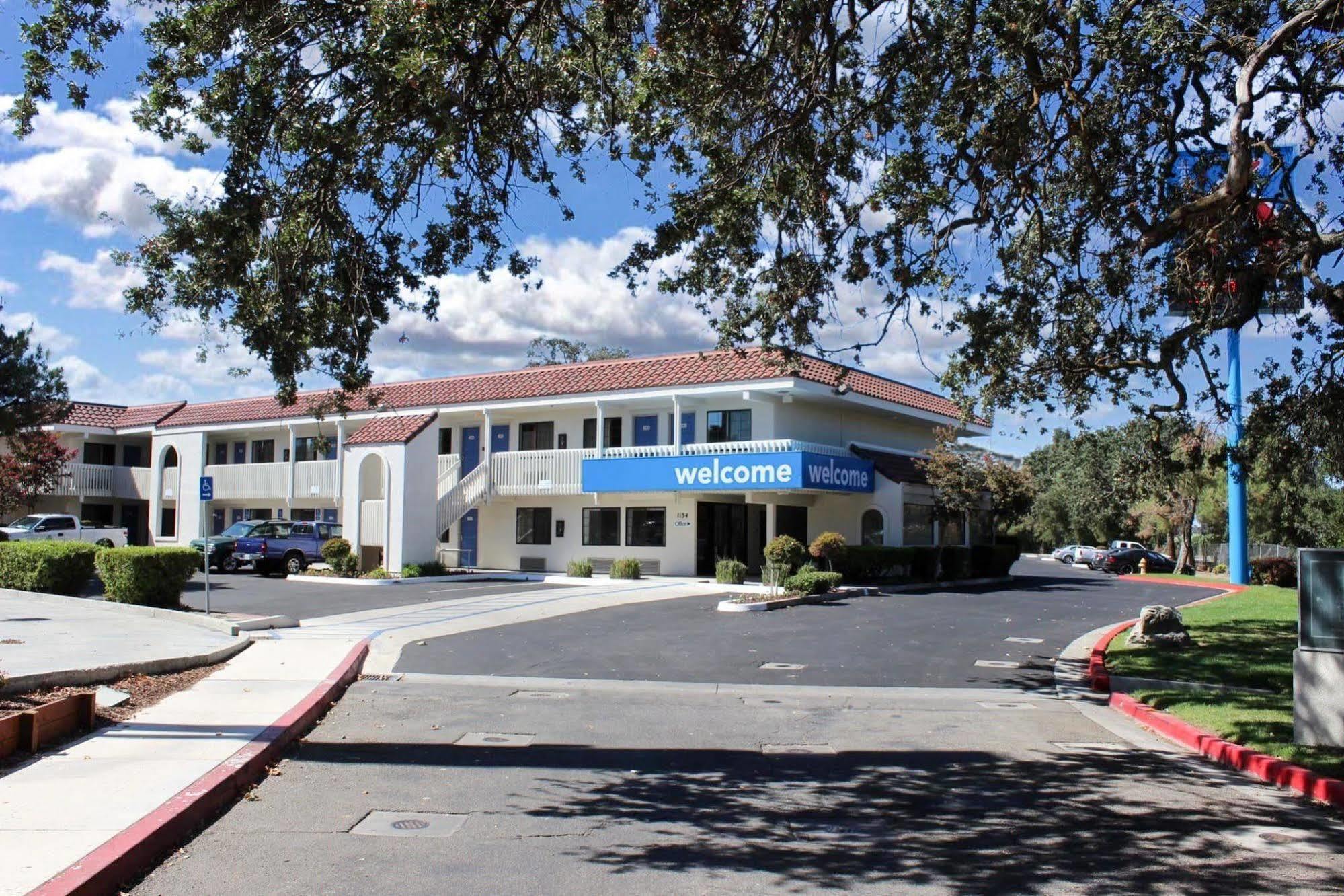 Motel 6-Paso Robles, Ca Екстер'єр фото