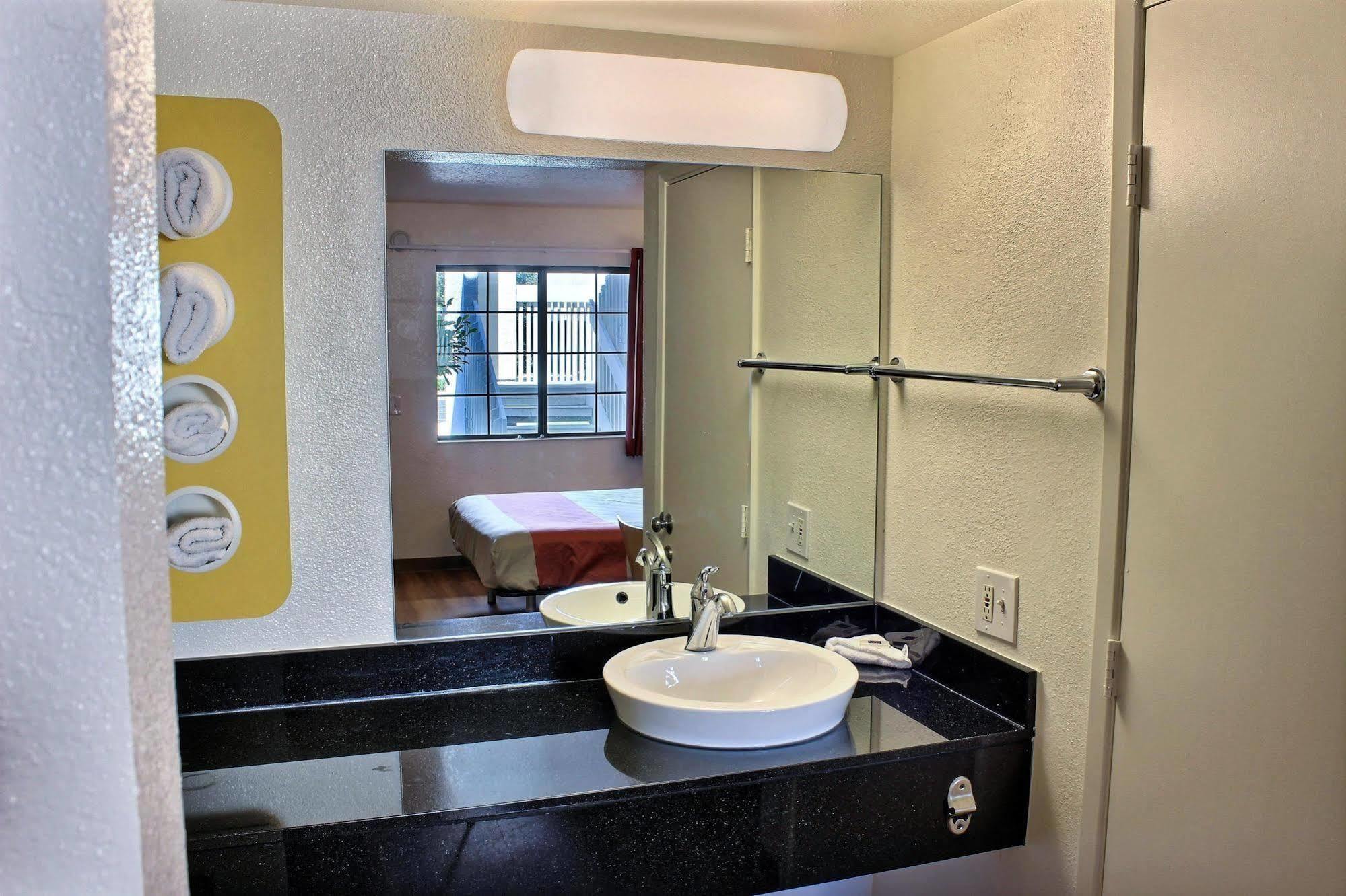 Motel 6-Paso Robles, Ca Екстер'єр фото