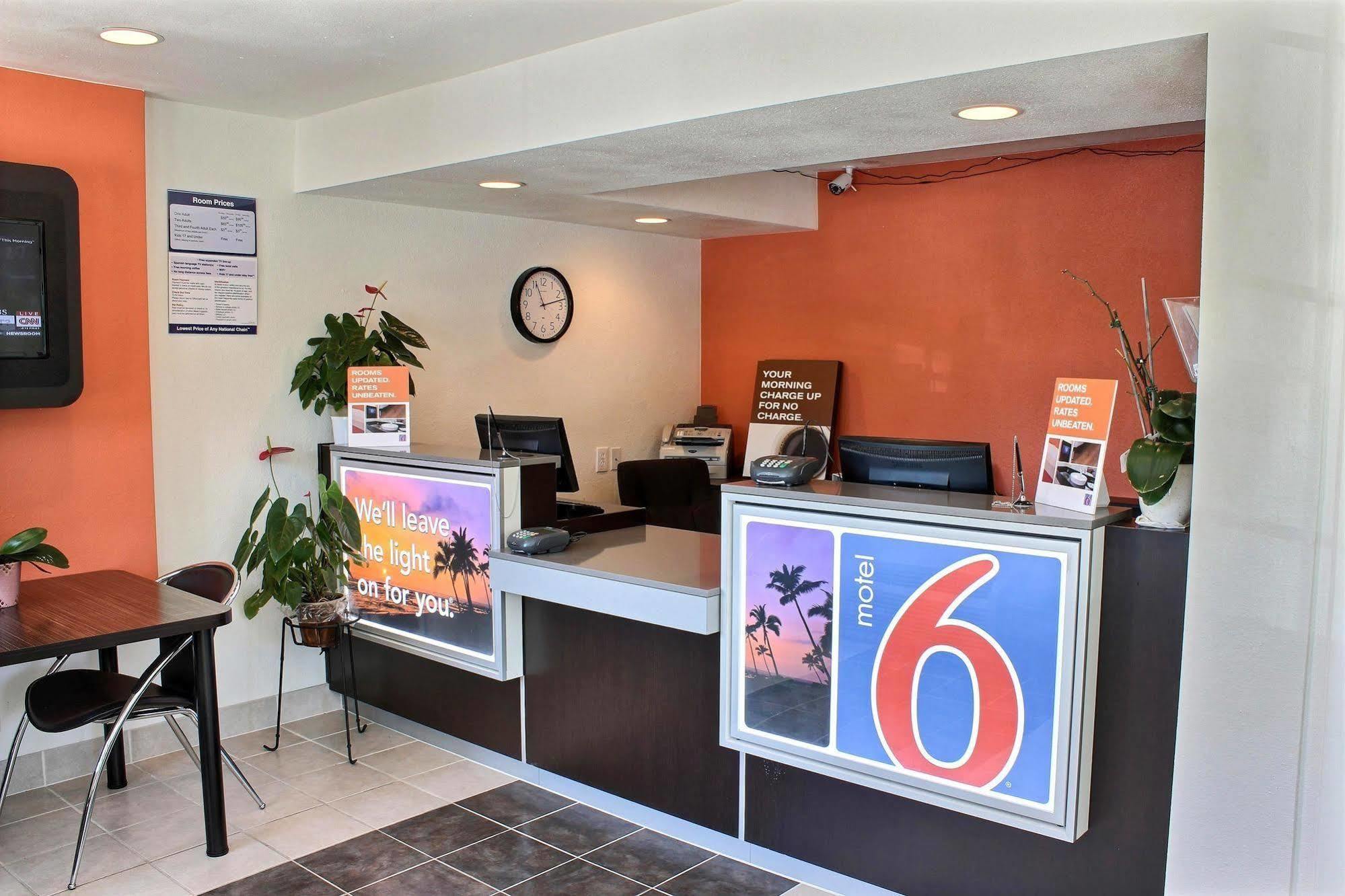 Motel 6-Paso Robles, Ca Екстер'єр фото
