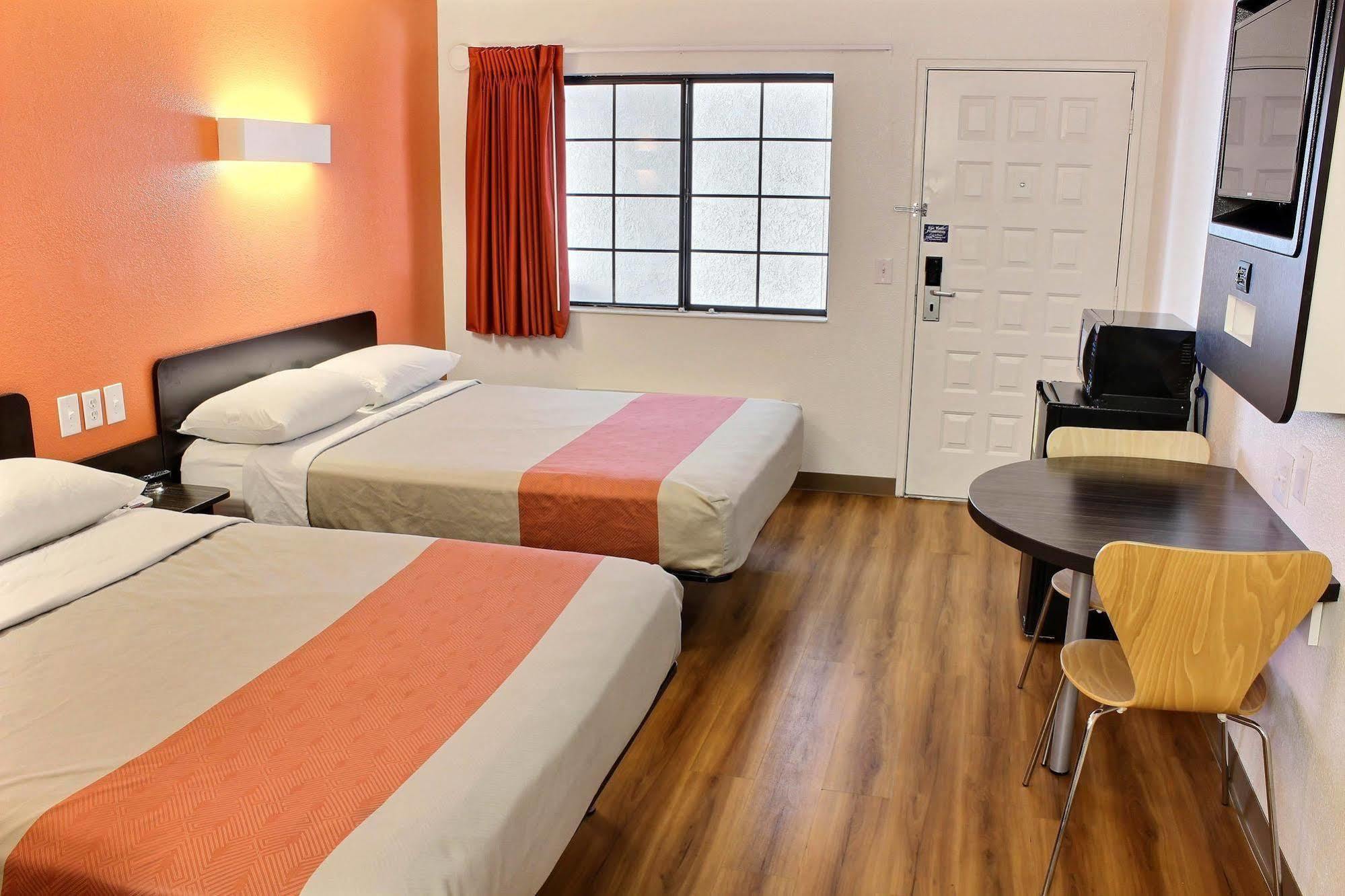 Motel 6-Paso Robles, Ca Екстер'єр фото