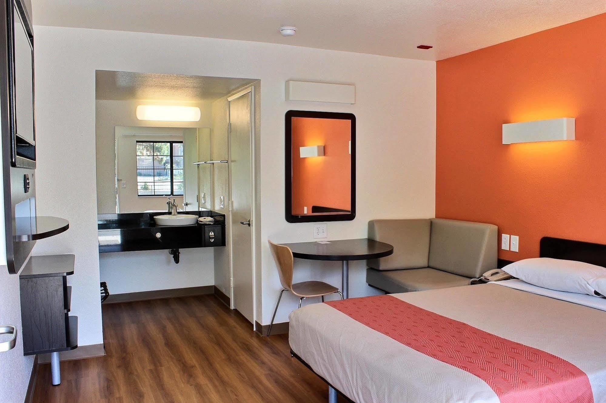 Motel 6-Paso Robles, Ca Екстер'єр фото