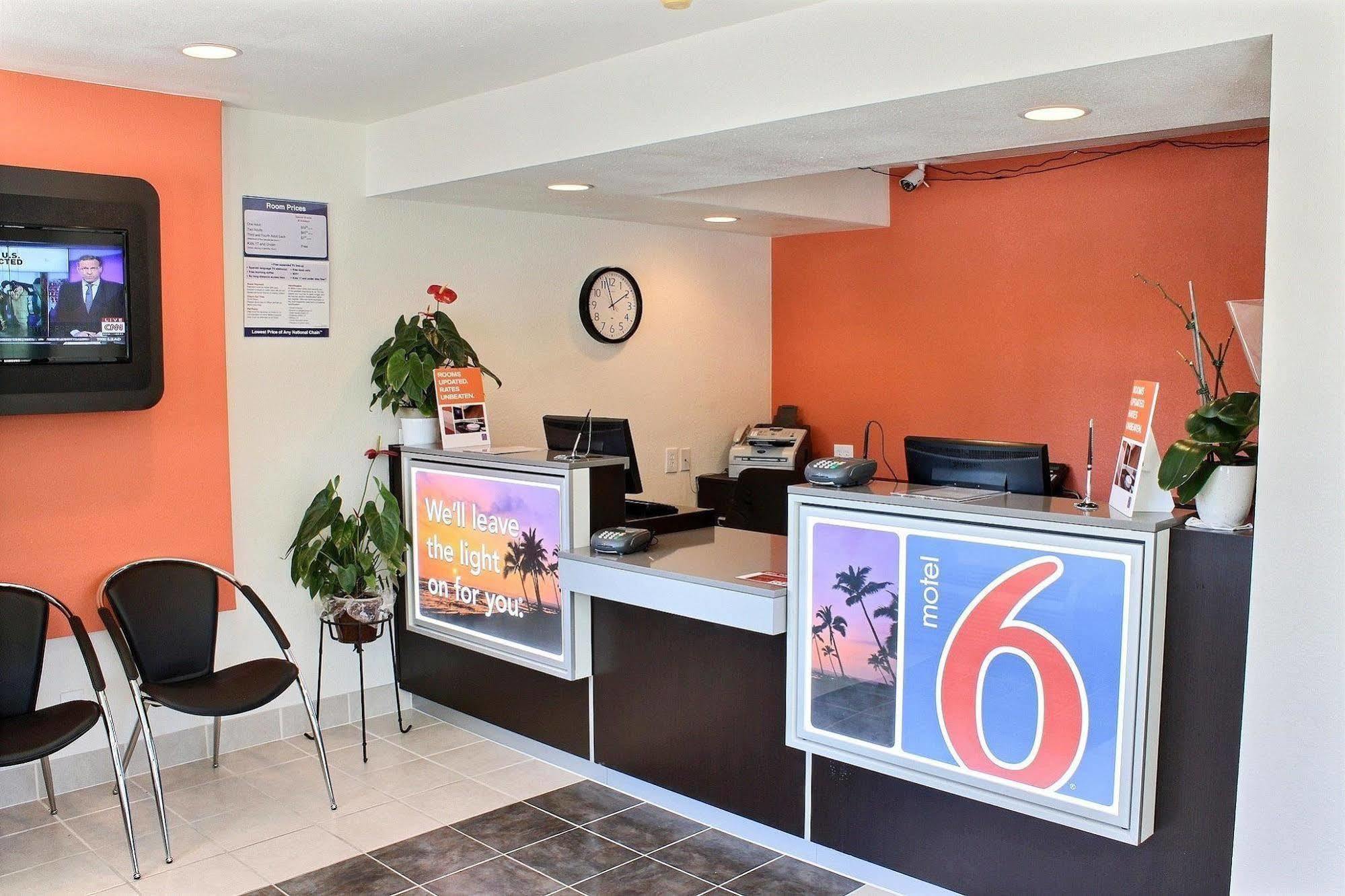 Motel 6-Paso Robles, Ca Екстер'єр фото