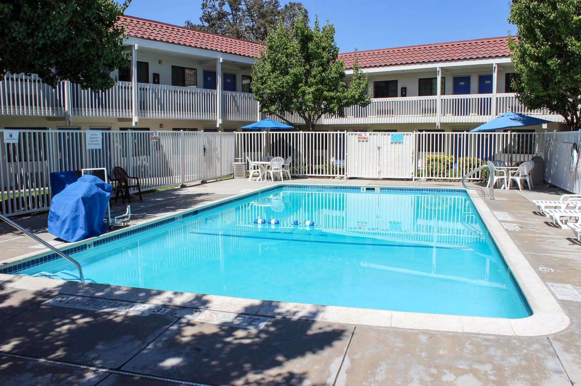 Motel 6-Paso Robles, Ca Екстер'єр фото